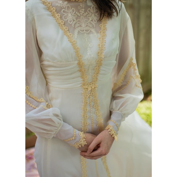 Vintage 70s Renaissance wedding gown, white cream lace chiffon, longsleeves, Sm​ - Picture 4 of 11